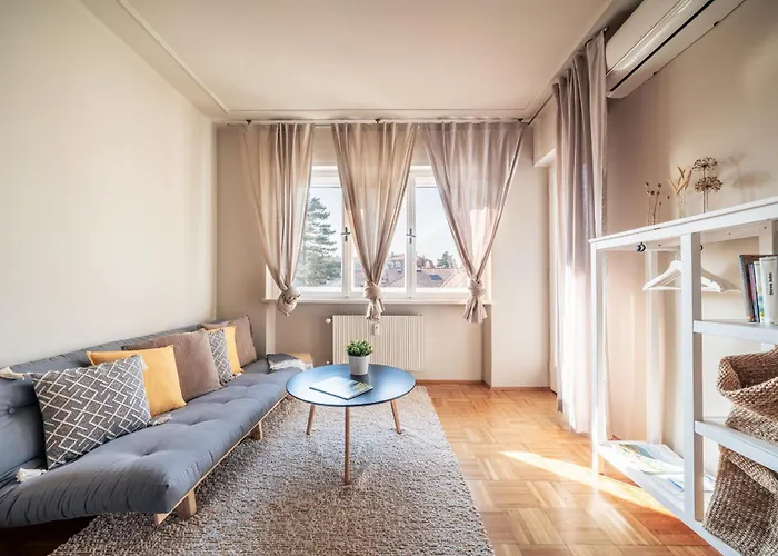 Domus Апартаменти